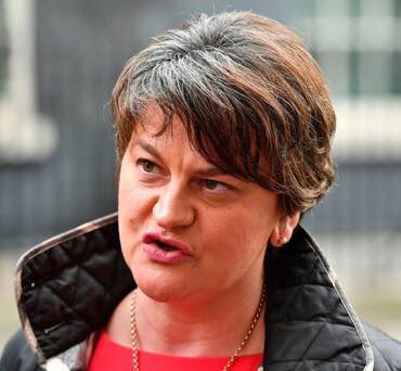 Bogsideandproud's tweet photo. @poots2edwin More tax’s,more austerity,pressure on the working poor,whilst the @duponline help to create more millionaires within the Conservative party in their little England #brexit is a disaster,your ‘ruling by fooling’ your own people,working class unionism waken up !! #rulingbyfooling https://t.co/Ye96i9Wjc2