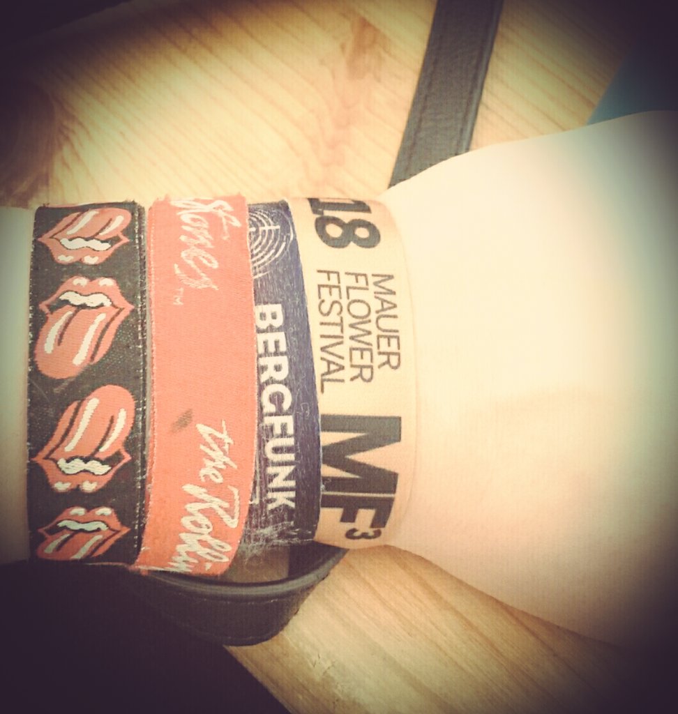 Als Komparse haste immer Gute Zeiten. Einschalten! Mitfeiern! #MauerflowerFestival #gzsz #party @UFA_SERIALDRAMA