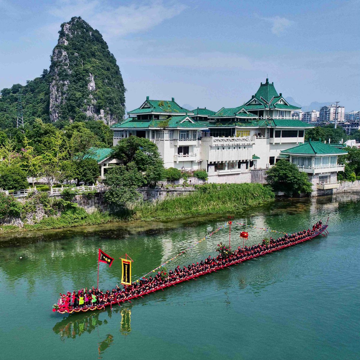 Today is #DragonBoatFestival in China. Did you know that though the dragon boat racing is common in the country, the boat design varies in different regions? In #Guilin, the locals believe the longer boat is more challenging and exciting.