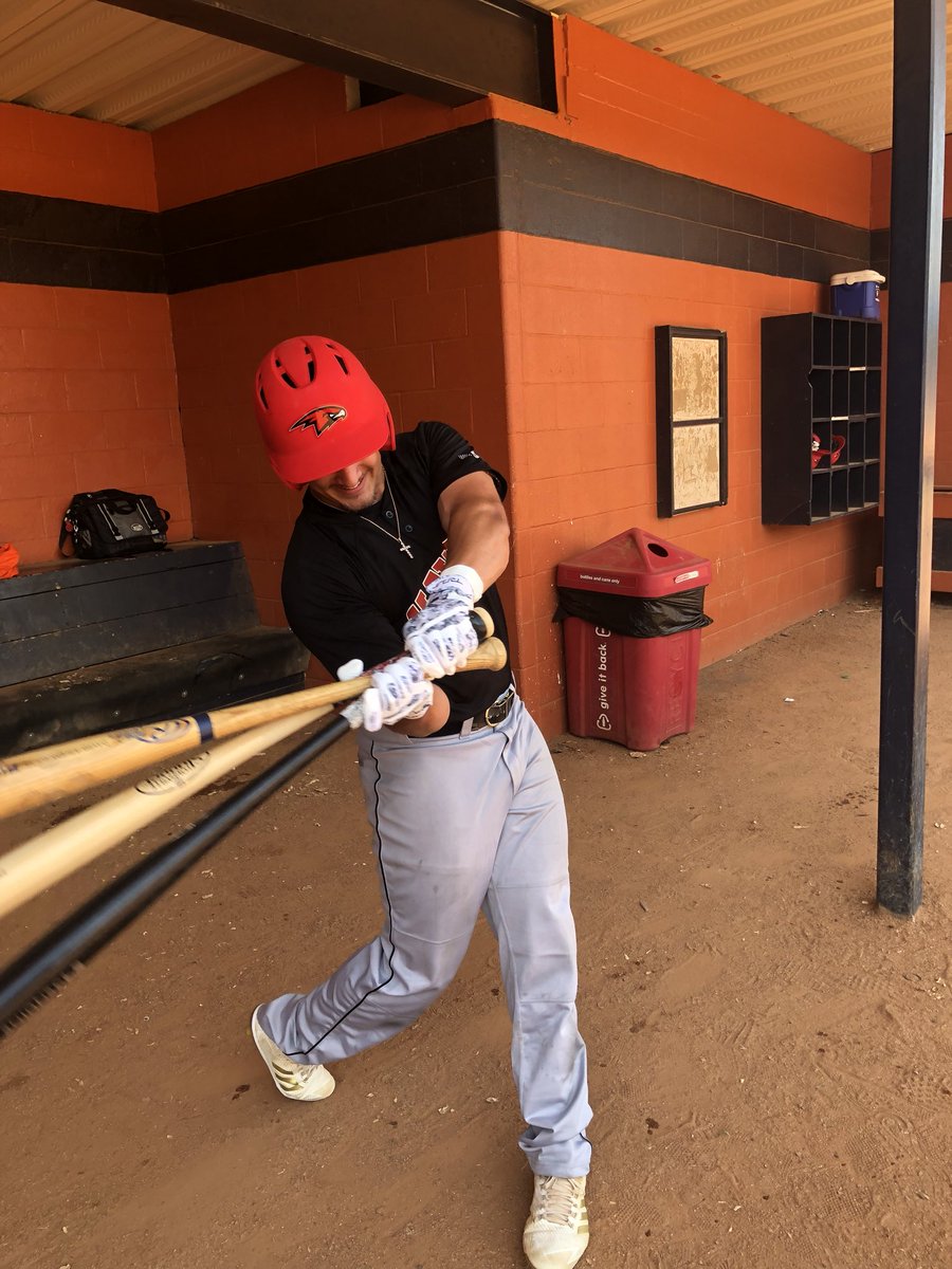 legacy1athletic's tweet photo. Mosher getting in some swings before our game at East Cobb! #3bats #pumped https://t.co/m5NAJfqeQc