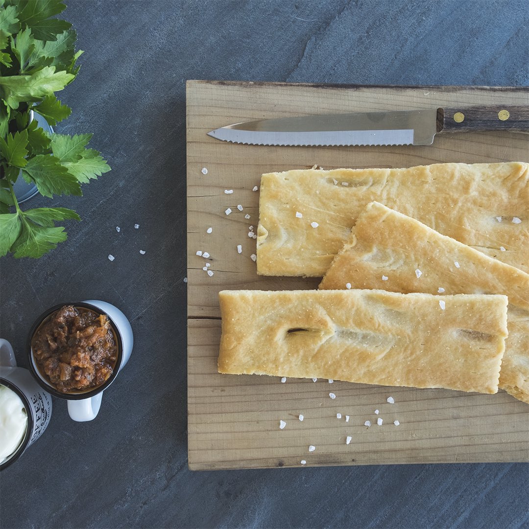 storiedigustoEU's tweet photo. FOCACCIA CROCCANTE GENOVESE ... the real focaccia from Liguria Made with 20% of olive oil #Storiedigusto #focaccia #delicious #oliveoil #madeinitaly #HAVEATASTYSTORY https://t.co/o3qJkJya9D
