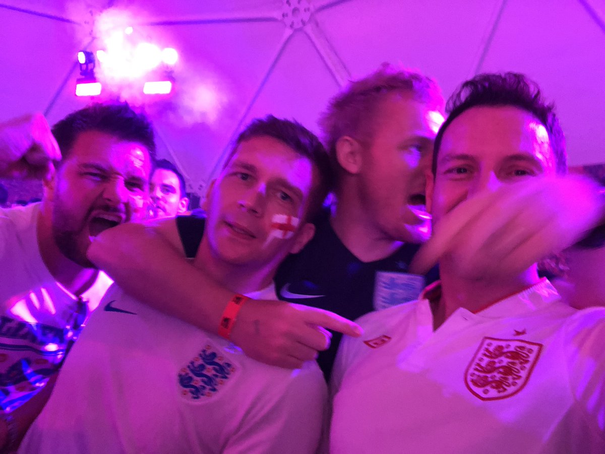 JoejoeStephen's tweet photo. #BarastiSuperDome #WorldCup2018 #laaaaads https://t.co/HV83qFc9S1