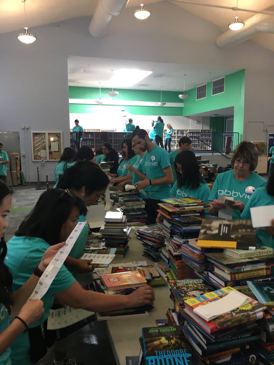 BaltimoreSum's tweet photo. The big day is here in Redwood City! #AbbvieGivesBack @HeartofAmericaF @AbbVieUS @RWCSchools https://t.co/DK7BuiZqP6