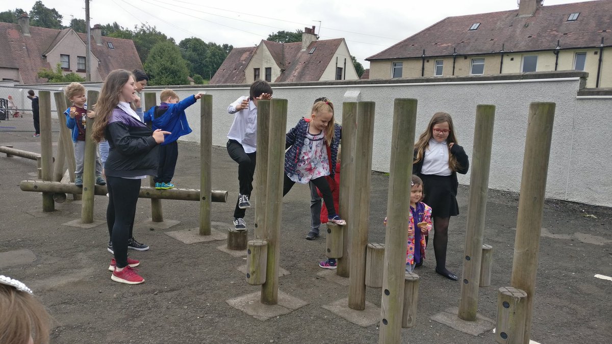 Joint playtime with Primary 1 and our nursery buddies today. 😊 #transition <a href="/WNurseryClass/">Westquarter Nursery</a>