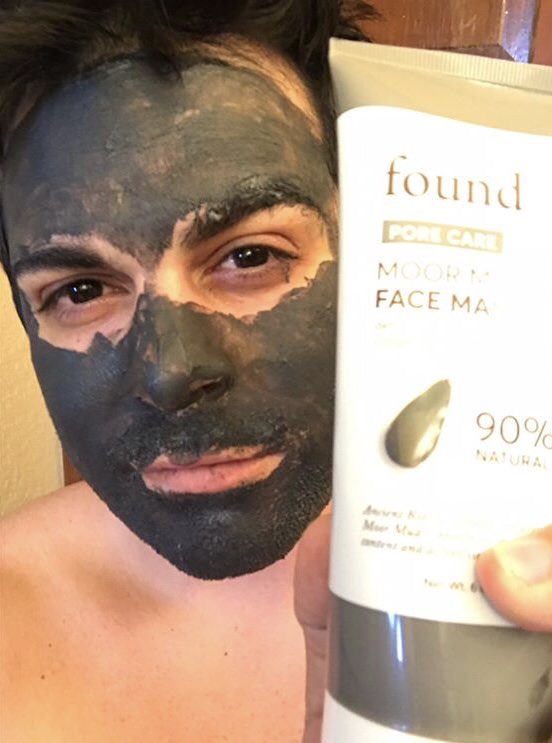 discover_found's tweet photo. Not all superheroes wear capes but they do wear masks! 😎
.
🍃
#discoverfound join the crusade #menwhomask with our Moor Mud Face Mask #maskmonday .
🍃
📷: @itsmikee_v
#foundskincare #foundmymask #foundbeauty #foundformen #foundfella #healthyskincare #mensgrooming #mensstyle https://t.co/PDnLuIHYsj
