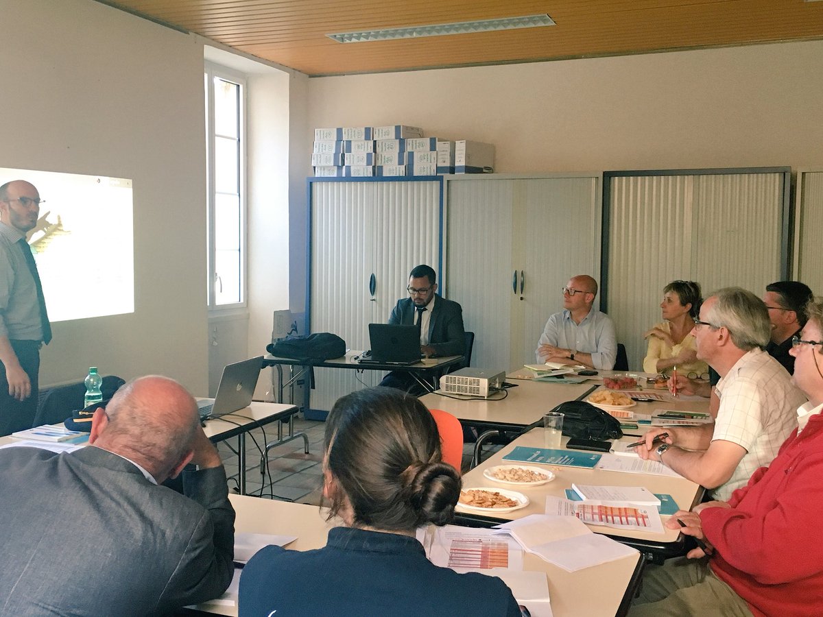 gironde's tweet image. Mobilité, réunion de concertation sur les tarifs du bac en présence d'un groupe d'usagers et de Jean-Luc Gleyze, président du Département