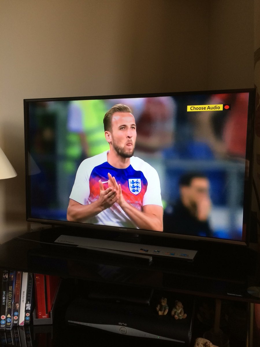RyanCoaching's tweet photo. Supporting the boys tonight and my man Kane CMON ENGLAND #ThreeLions #ENGTUN #WorldCup2018 https://t.co/7jYeFOIOAD