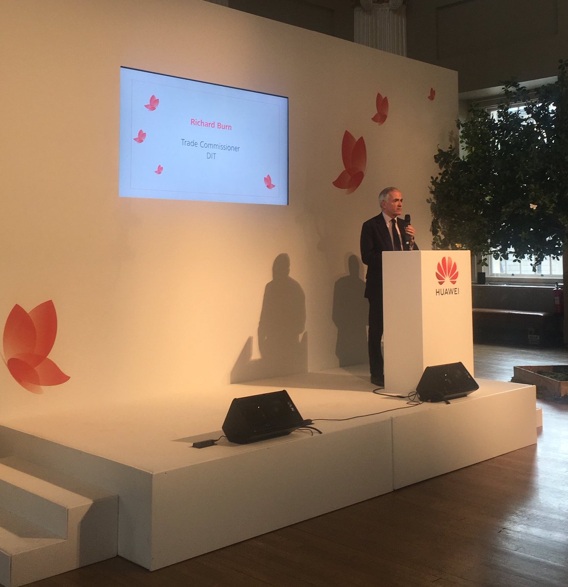 HuaweiUK's tweet photo. Richard Burn, Trade Commissioner at DIT, discussing the strong trade relationship between China and the UK #HWSummerReception https://t.co/2FoiKB4lLg