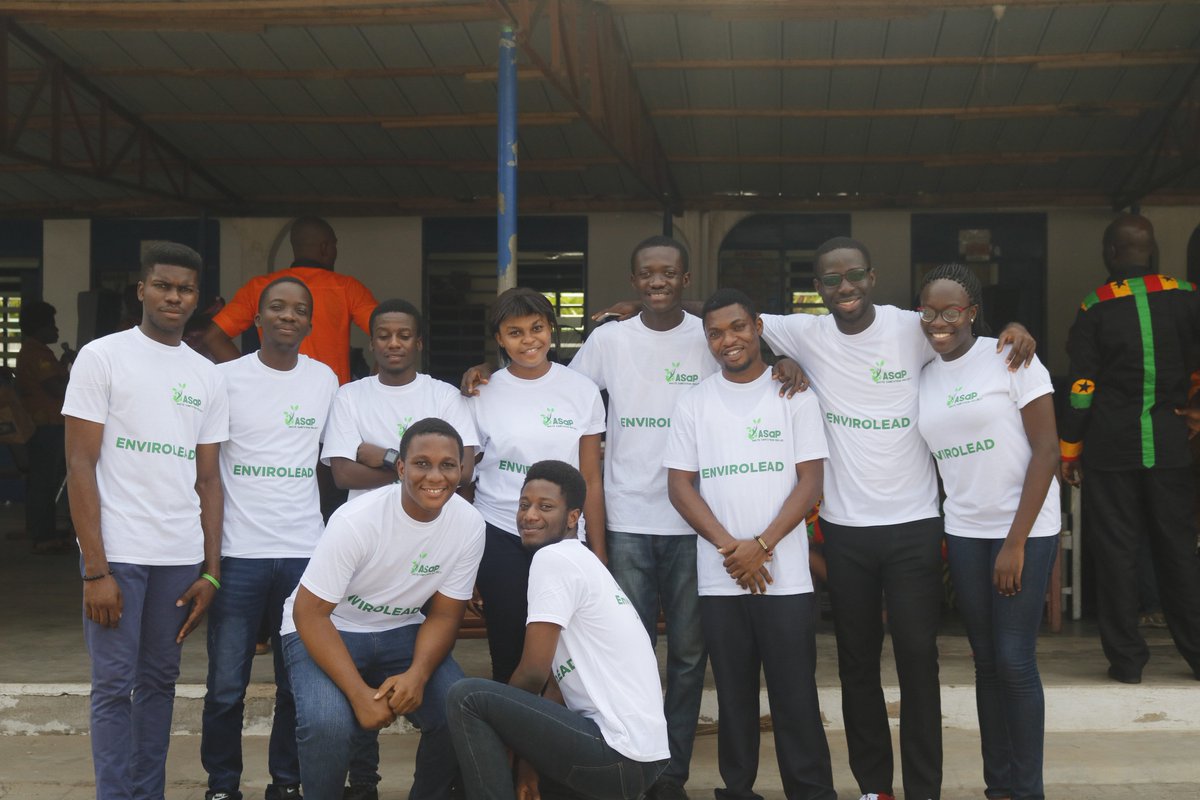 ahoteproject's tweet photo. To this team everyday is #WorldEnvironmentDay. Focused on socializing a generation towards reducing global environmental footprints. #AhoteProject #EnvironmentalSustainability #AshesiStudents https://t.co/dmL0UQO97E