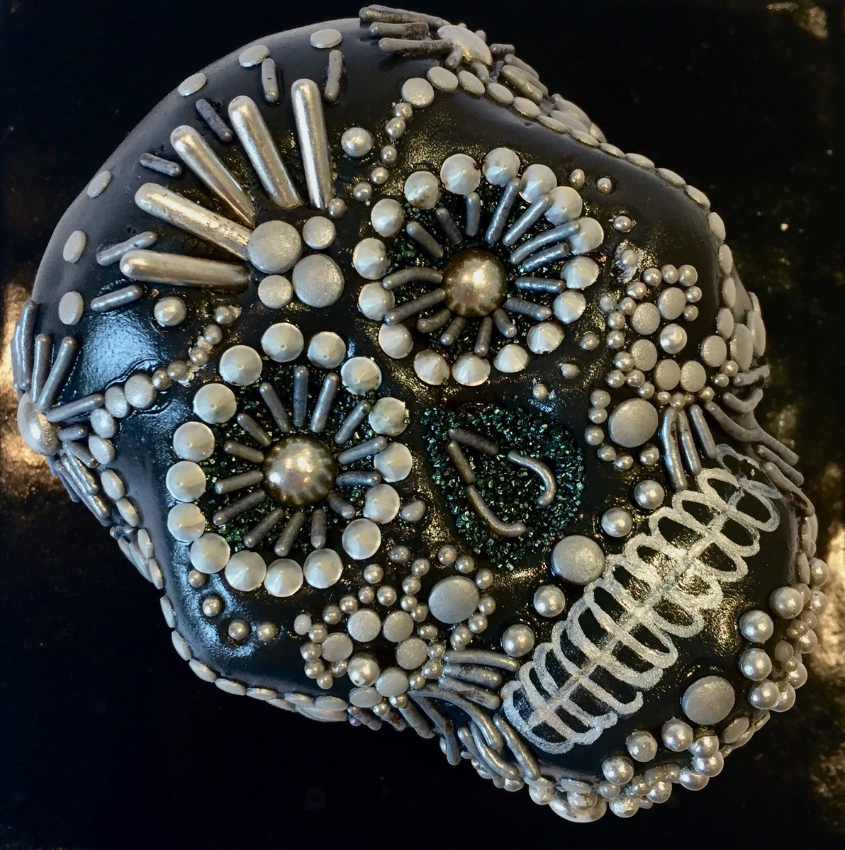 shapecake's tweet photo. With love to a birthday Belle, from shapecake x #skullmandala #skullmandalacake #skullcake #mandalacake #cakecardiff https://t.co/OWKzMAOmbH