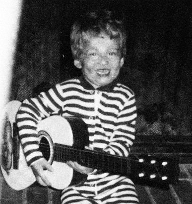 OleRed's tweet photo. We're celebrating @blakeshelton all day long, and what better than some good ole reminiscing to say "happy birthday"?! #HBDBlake https://t.co/oHQ8rljgXR