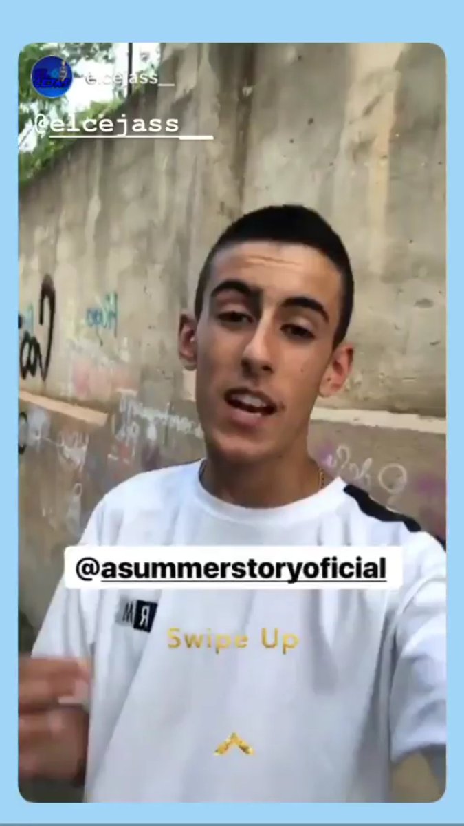 FestEnfurecido's tweet photo. Holaaaa, soy el fest y como te vea parado mientras pinchan techno te meto un navajazo en la oreja #cuidaito #ASummerStory2018 https://t.co/xXgemcF3nZ