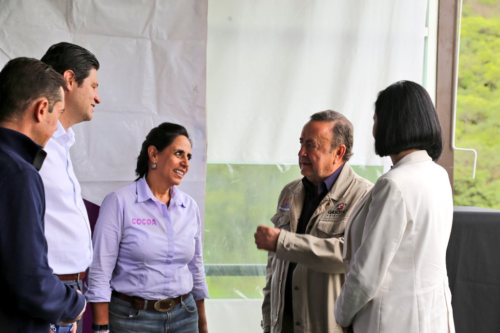 CocoaCalderon's tweet photo. Muchas gracias @ManuelNocetti por recibirnos en #Gasomich e #Invisa para platicar con tu gente acerca del trabajo que quiero hacer como Diputada Federal, en alianza con los ciudadanos. https://t.co/YuRtHz1tg9