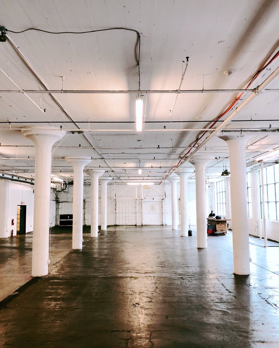 RedSpaceEvents's tweet photo. A blank canvas means endless possibilities! What would you do with this space? ✨ #redspaceevents #eventvenue #cleveland https://t.co/d4kDC5gN57