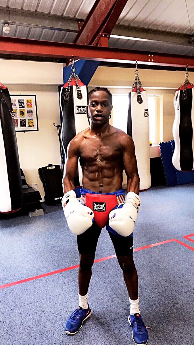 Colliston_Jr's tweet image. Dedication is key.. 🔑 Just chipping away at the days making these days count 🙌🏽⏳#Workrate #Boxing #staygrinding ✨