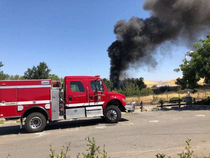 2hip4tv's tweet photo. #addphoto @2hip4tv: #developing. Law enforcement source reporting this fire near Livermore @KTVU. Attached photo/exclusive to @2hip4tv @KTVU only https://t.co/DlVORGeLAt