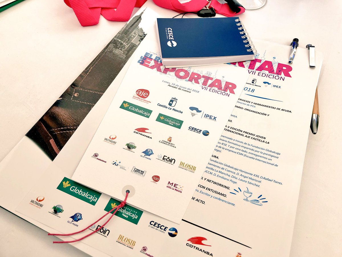 ManuelMurcia_AB's tweet photo. Gran alegría coincidir con la felicidad d @vkuppers en #ElRetoDeExportar de @AJECLM y muchos amig@s https://t.co/iQJGW1T446