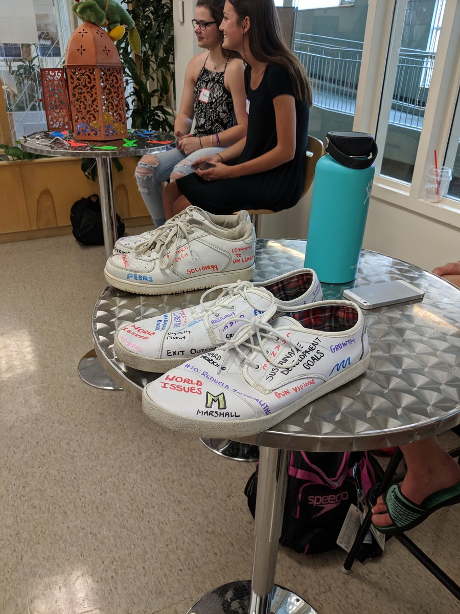 MsTaylor2017's tweet photo. Such a wonderful afternoon learning with these students! @MrsRChambers #socialsciencefair https://t.co/I1HjYTsig5