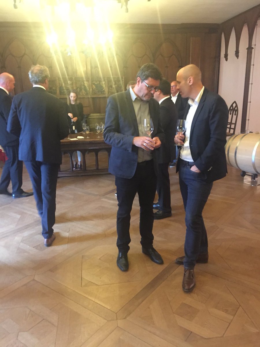 ManonRaia's tweet image. Pour clôturer l’année : dégustions de vin au Château Pape Clement #AgoraDirSecu à Bordeaux avec nos partenaires @COMMENDFRANCE @SecuritasFrance @OMNITECH_IDF @boonedamfrance