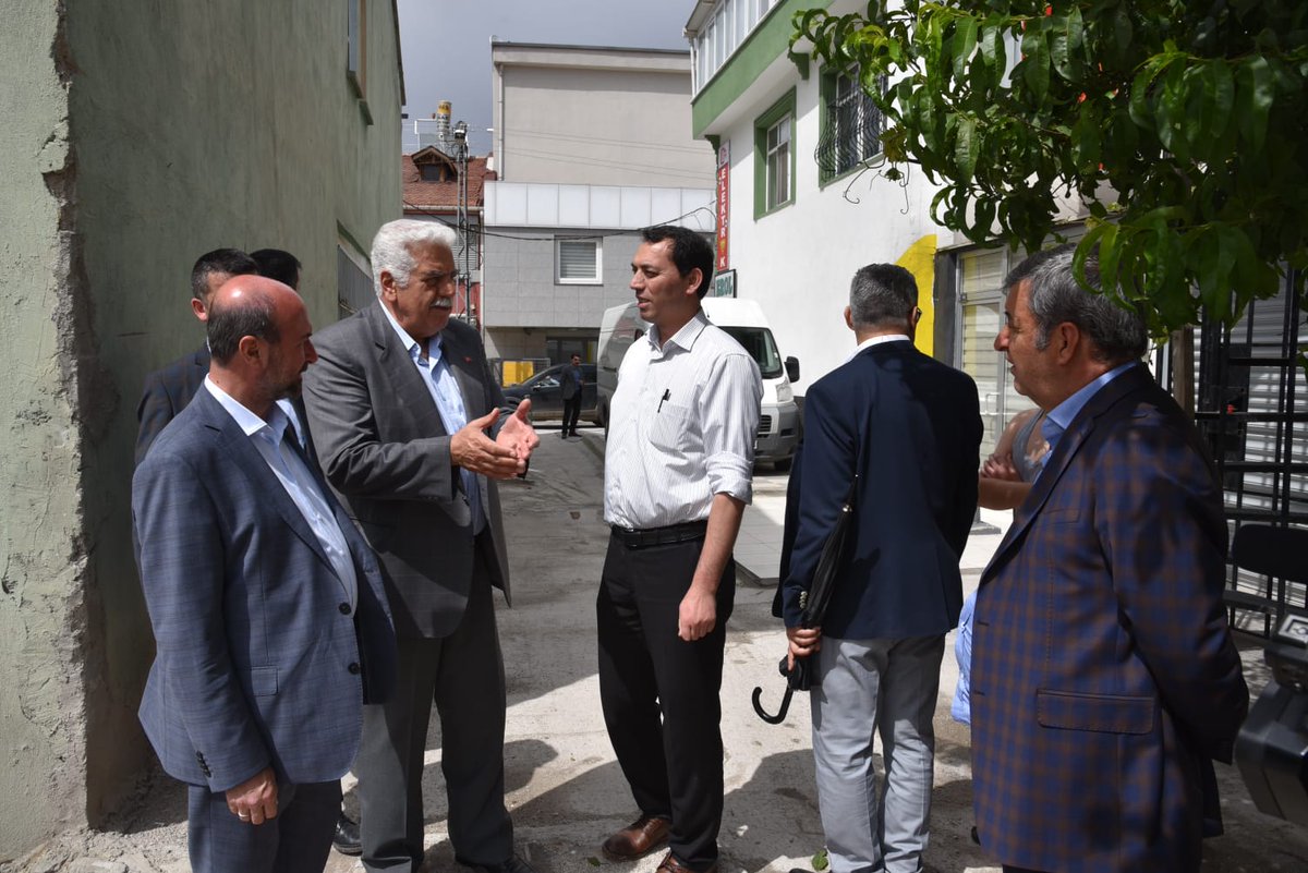 surucuas's tweet photo. Toptan Manifaturacılarda Selçuklu Belediye Bşk. @a_pekyatirmaci ve teşkilatımızla esnaf ziyaretleri ile seçim çalışmamıza devam ediyoruz.
#VakitKonyaVakti
#VakitTürkiyeVakti
#SelçukluKazanırsaKonyaKazanır
#KonyaKazanırsaTürkiyeKazanır https://t.co/MwcWOohqvQ