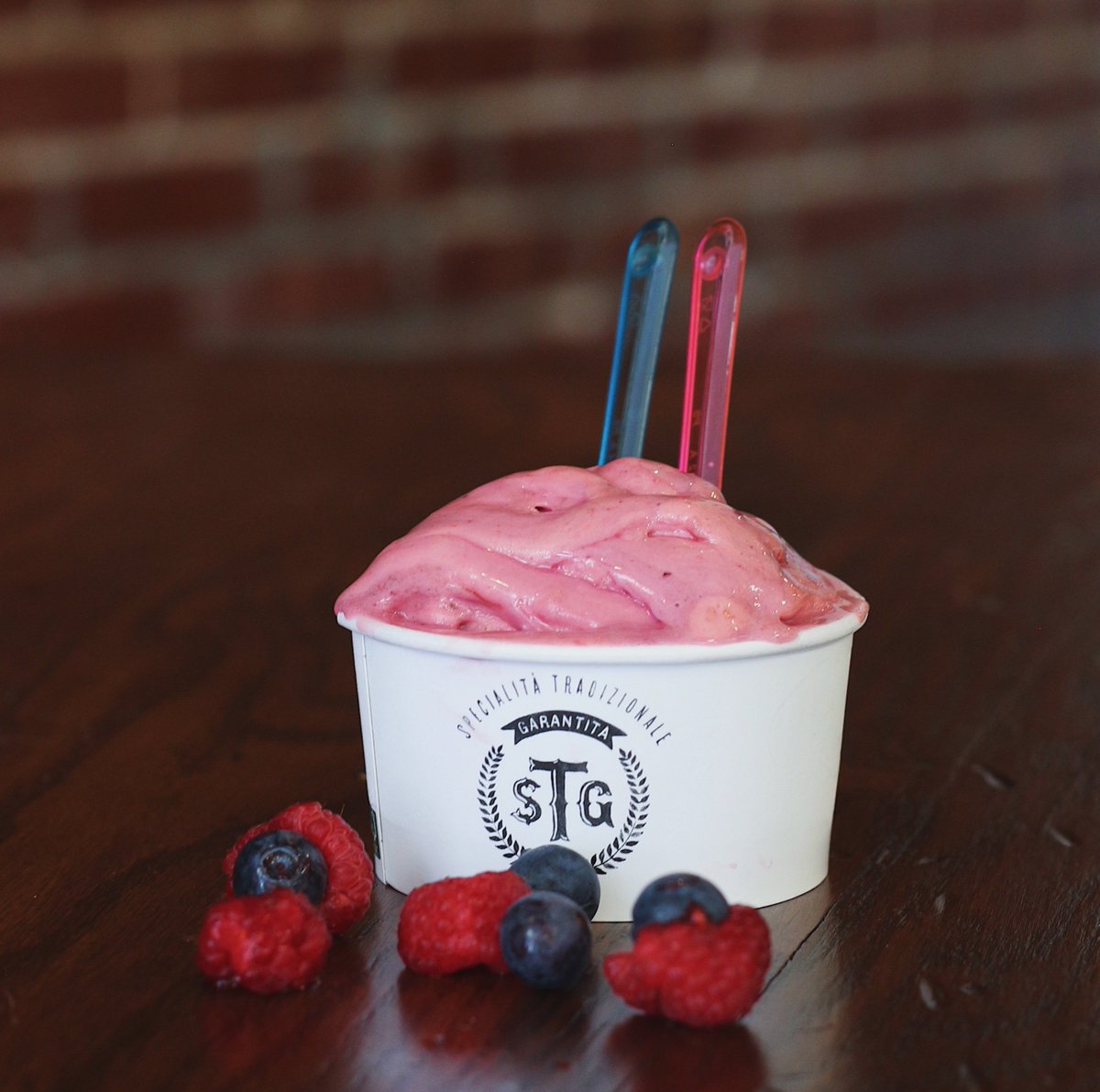 AndolinisSliced's tweet photo. π§ @jtimberlake taught us how to build a #Braspberry just in time for our summer flavor line-up. #TimberlakeBraspberry sorbetto (dairy free) is available at all locations carrying STG gelato now. #SummerLove #BringingFlavorBack #BaiBaiBai #JustinTimberlake @kariontour @drinkbai https://t.co/MMGrpCHtYj