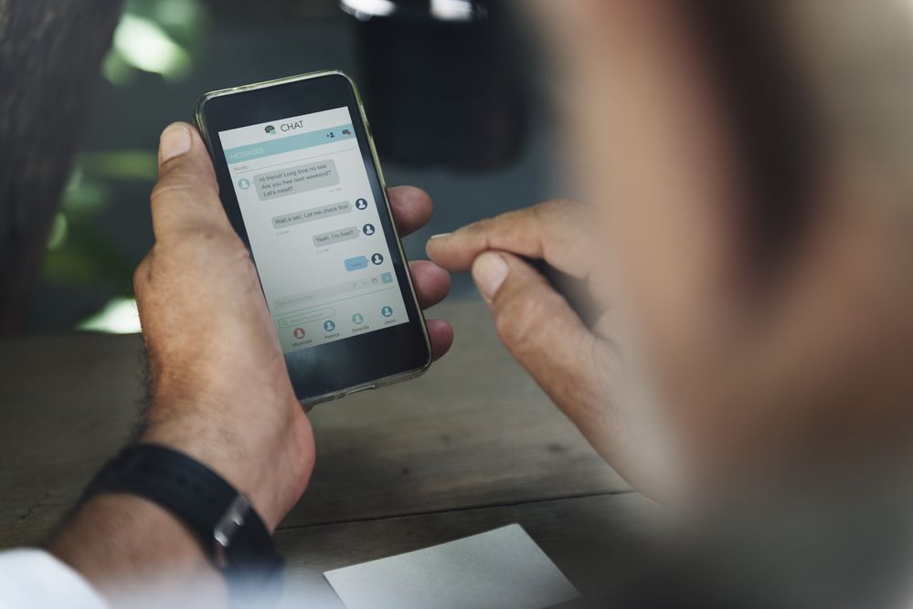 Interfacebh's tweet photo. Chatbots são um diferencial para melhorar o posicionamento da marca. No texto do blog, saiba como as empresas estão usando esses recursos para alcançar resultados de sucesso com suas estratégias: https://t.co/KdNueRaeTj  #InterfaceBH#Chatbots https://t.co/9LKVRvyxrS