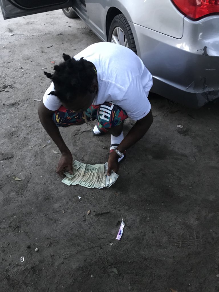 RICHMIJAY's tweet photo. 🗣💰💚 https://t.co/hIXNThUHb5