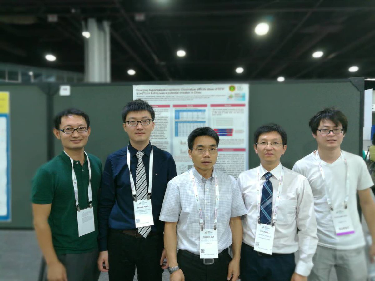 USFSunLab's tweet photo. We had an amazing weekend at @ASMicrobiology conference. We are proud of Chunhui and Zhong for presenting their research! #asmicrobe #ASMmicrobe2018 #vaccine #cdiff #clostridiumdifficile https://t.co/3KfRg8LCdS