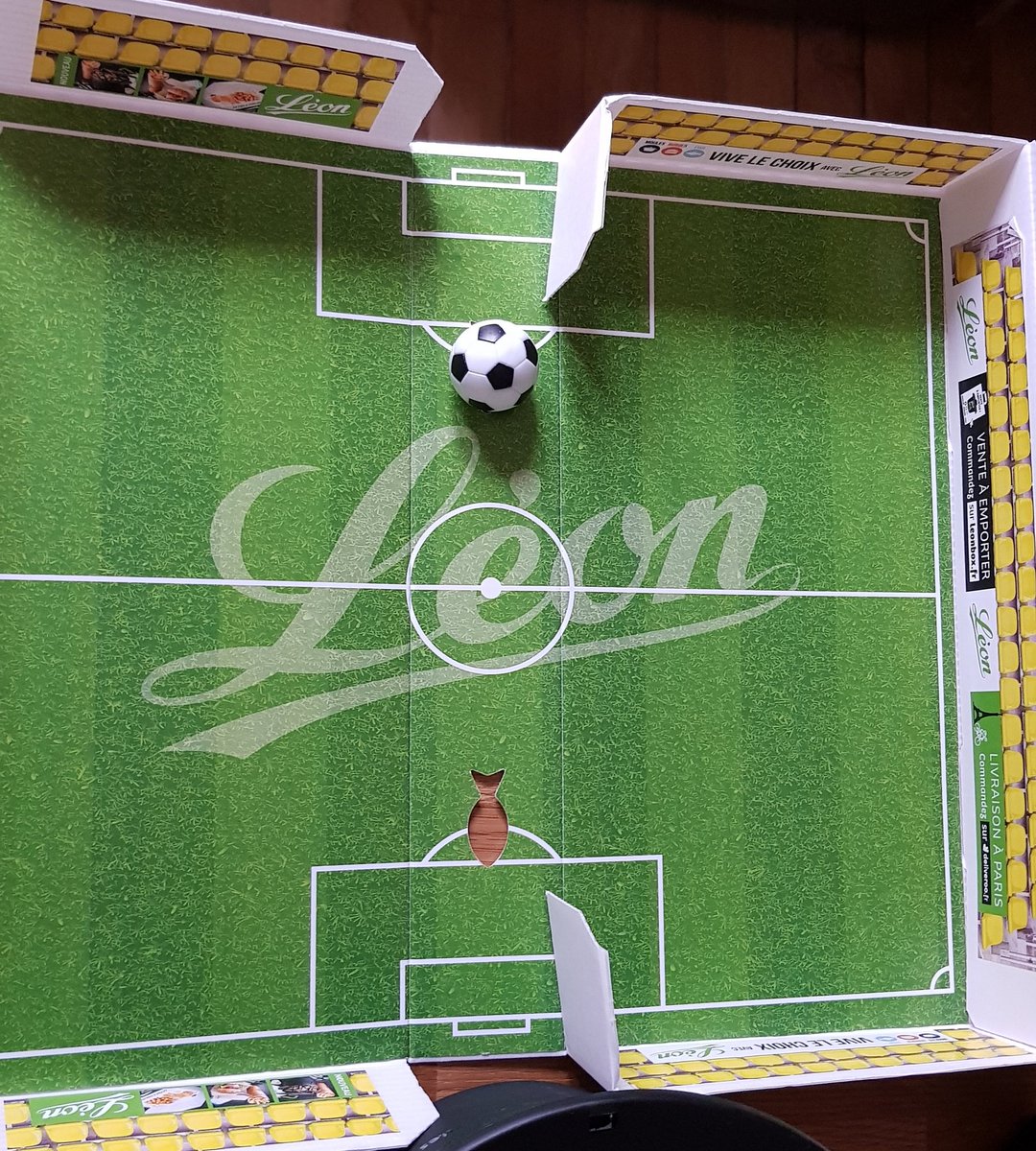 NormanGenius's tweet photo. Très cool cette Leon box coupe du monde !! @Leon_Officiel #leonbox https://t.co/dJHg6md2Xb