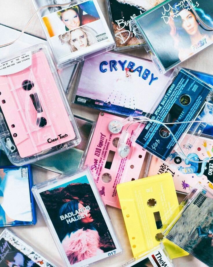 worldelvisp's tweet photo. Casets, that remembers 🎶 #80s #casets https://t.co/t15fAVHZ9f