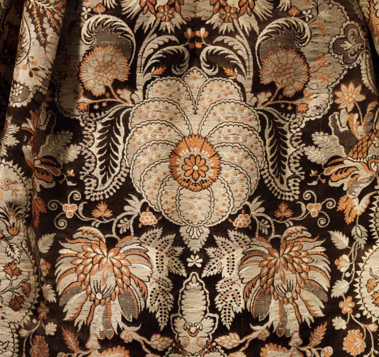 whatgrandmawore's tweet photo. Spitalfields 1725 dress. There are many examples of recycled/restyled dress, however, the @metmuseum states that fashion historian Janet Arnold after examining this garment, could find no traces of alteration. It therefore remains in its 'perfect' state. https://t.co/HurJGgCBwj