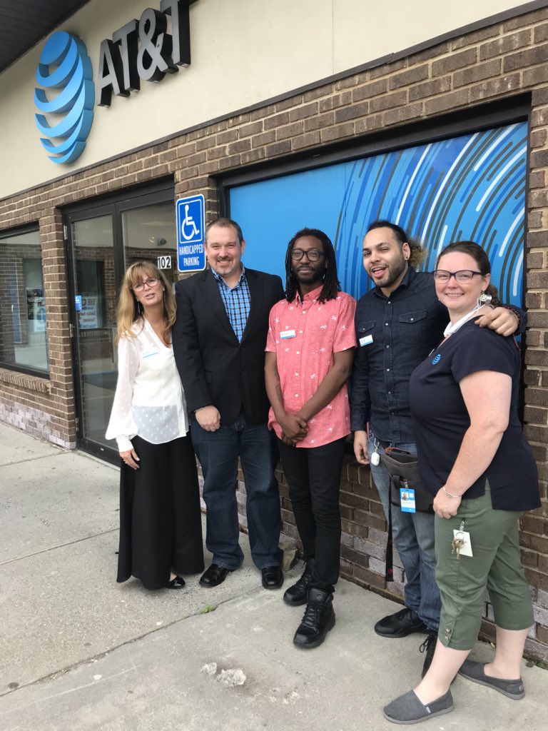 NikoQATT's tweet photo. Had to make a silly face ofc haha! @hayward_barb @FaigleJason #SharpER #DRESSTOIMPRESS #DADSANDGRADS #SillyFace #ATTFUN #Family #MTPOKENOJOKE https://t.co/dzmtmM4HY1