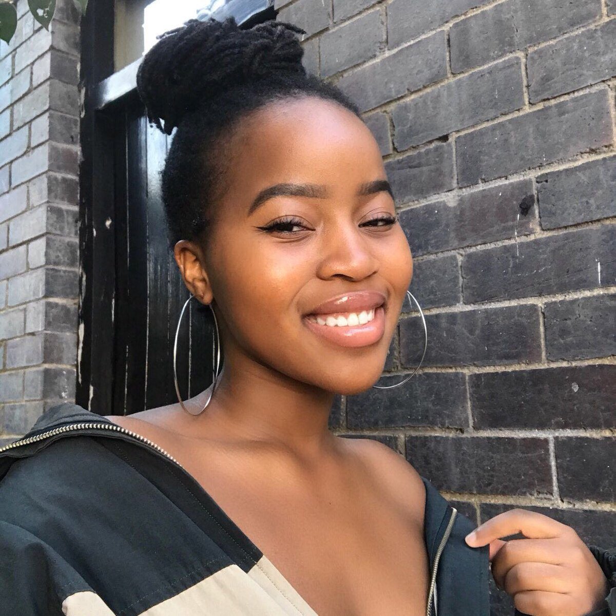 SheSouthAfrica's tweet photo. Meet the beautiful @_rhiitha who was originally born in Netherlands, raised &amp; currently reside in Joburg. She is an Art director, presenter &amp; promoter for brands, social events. She has previously worked with the likes of Sungoddess, CastleLiteSA, YFM &amp; Gauteng Fashion Council. https://t.co/GcRIwCe49q