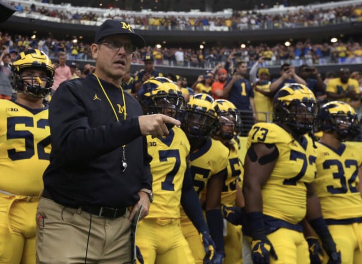jaywill0_'s tweet photo. Extremely blessed to receive my first official offer from the University Of Michigan #GOBLUE 〽️🔵 @Day1toD1 @UMichFootball https://t.co/TjIVmlMPXk