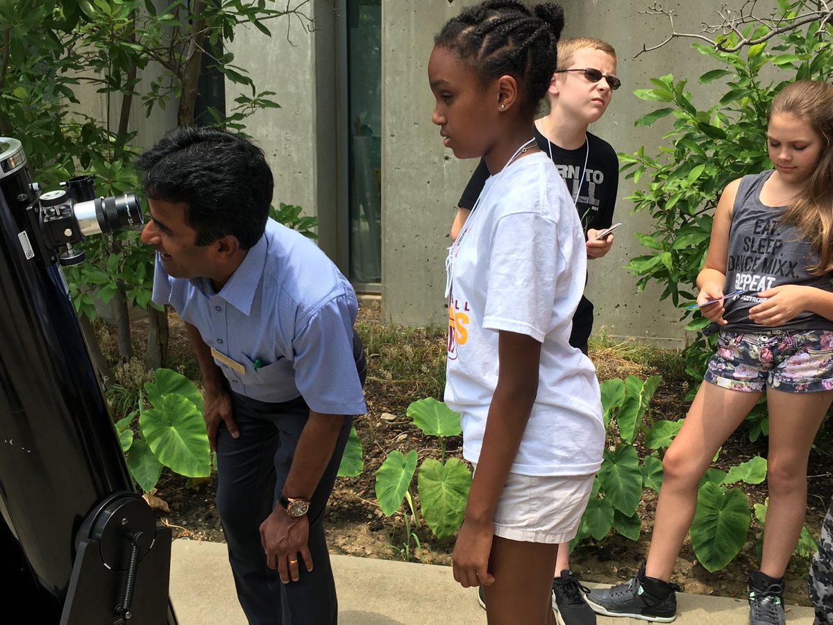nkucinsam's tweet photo. Viewing the sun today at astronomy camp with Dr. Chari Ramkumar leading a great discussion on what campers were seeing! #spacescienceisfun #astronomyrocks #makingSTEMfun https://t.co/Fehygf1DyN