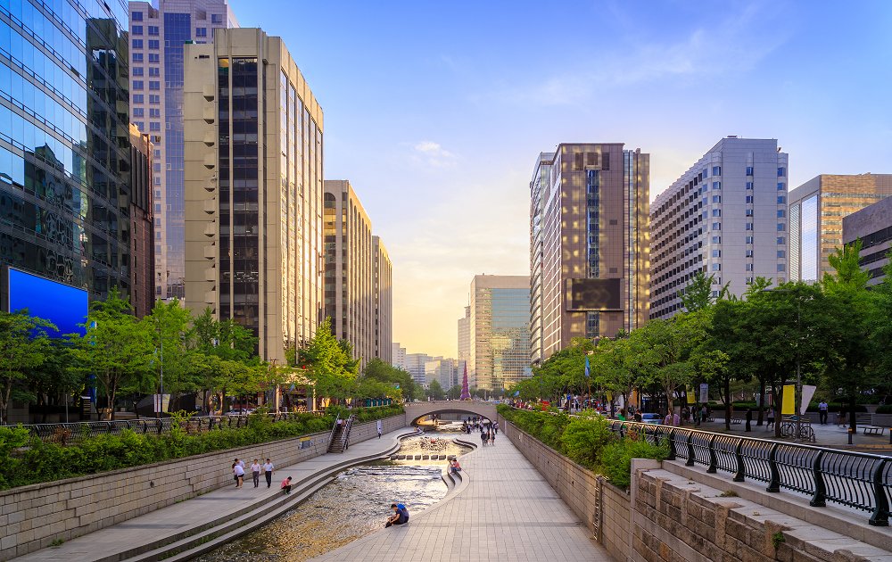 WorldBankWater's tweet photo. Water is essential for life. We simply cannot address poverty, mitigate #climatechange, or create more #sustainablecities without safe &amp; secure water supplies, writes. https://t.co/MENKfLpx9r https://t.co/rGYTYChPWA