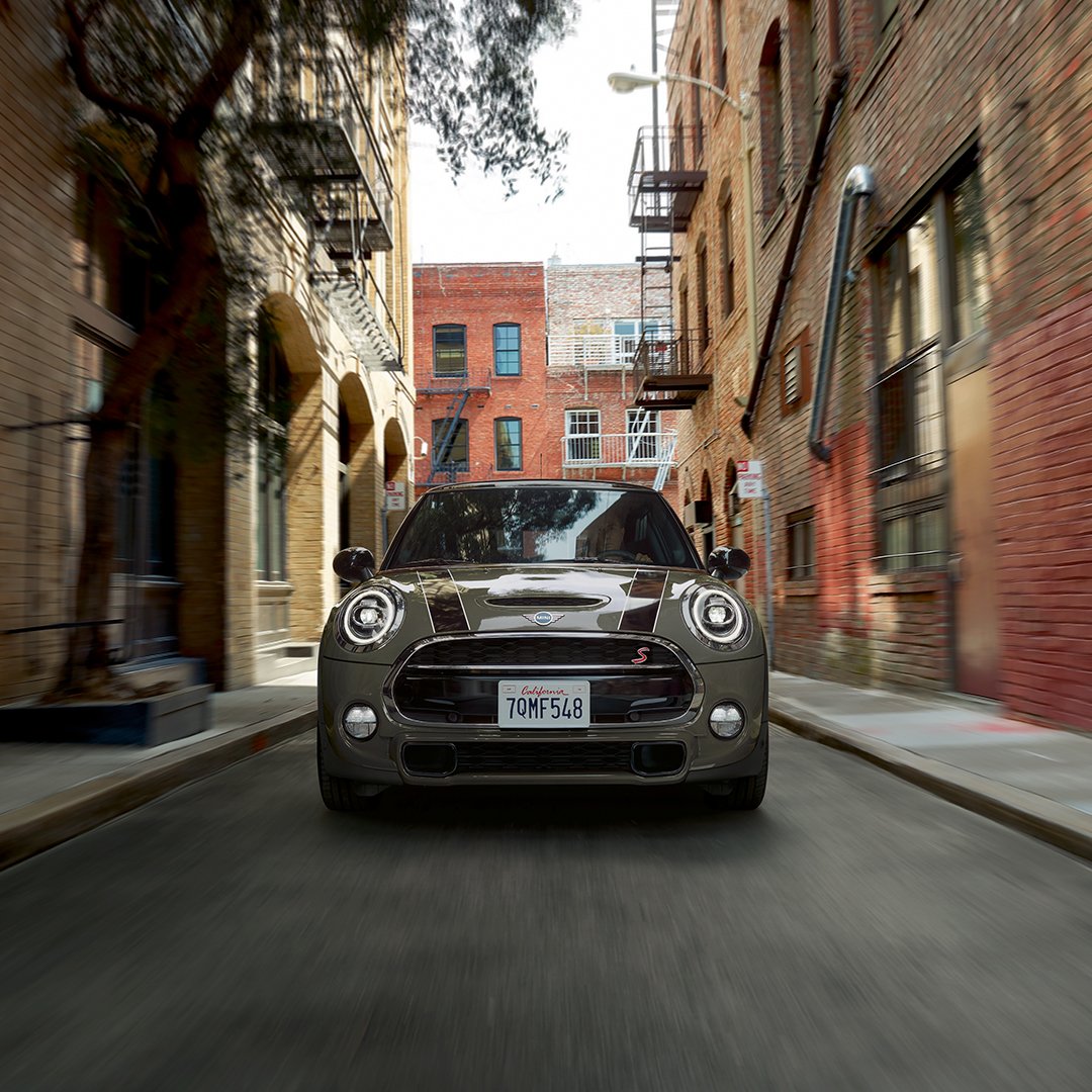 MINIUSA's tweet photo. A view that makes every rearview mirror jealous. #MINIHardtop #EmeraldGrey https://t.co/zfY0awiTCT