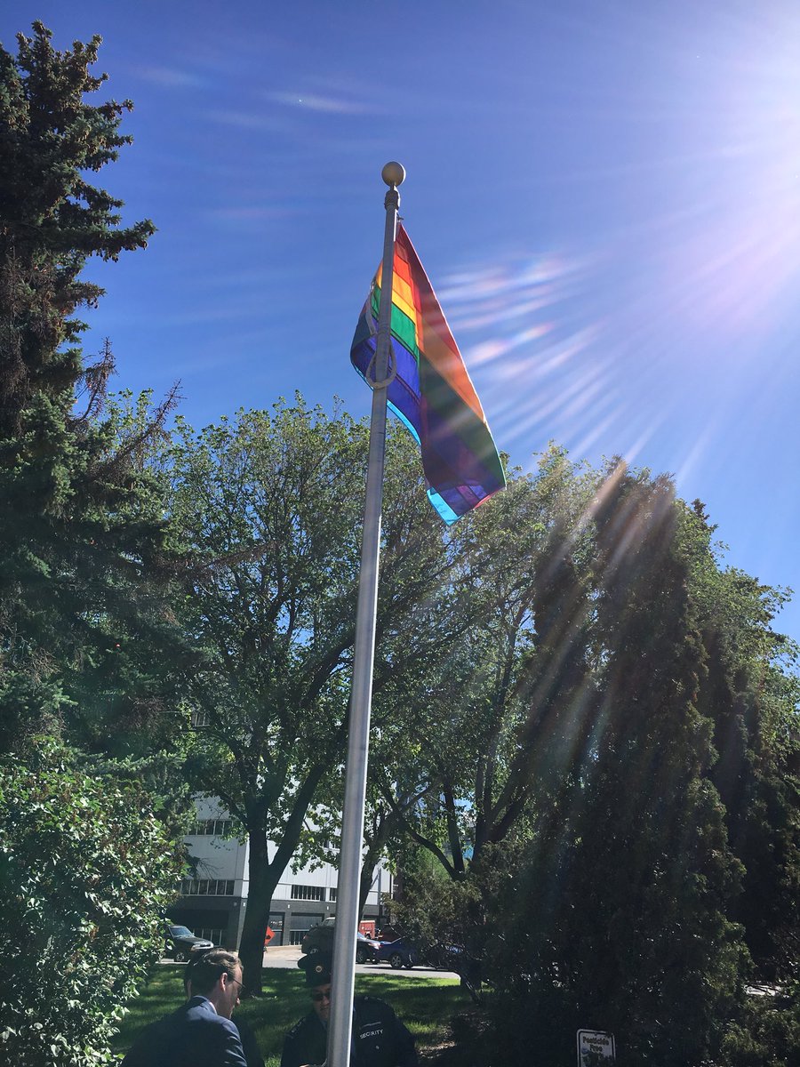 7StonesGSA's tweet photo. Thank you @QueenCityPride @danshier @CityofRegina @reginapolice @evanjbray for a moving and inspirational #flagraising #cityhall #pridemonth #happypride https://t.co/EGSqAHSuUS