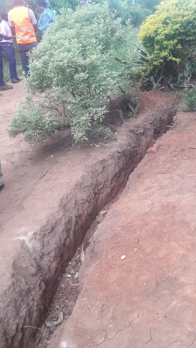 UmbrellasWatsan's tweet photo. The team inspected the trench for extending connections to over 200 households & followed up on the new connection of Masulita vocational training centre serving a total population of 330 students & staff. #MWEWORKS #GOUWORKS #Accesstosafecleanwater @min_waterUg @alfayole https://t.co/yKcVimiMjp