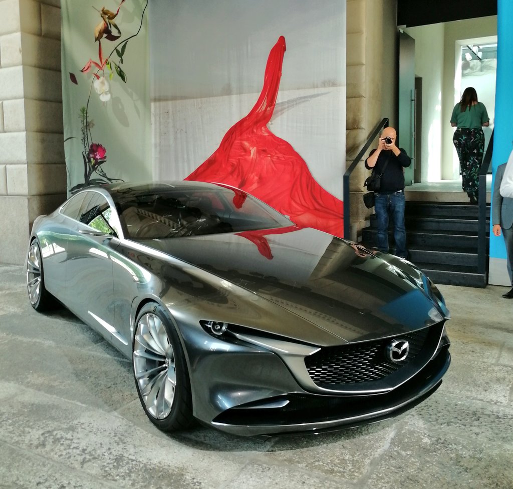 auto_app's tweet photo. A #Milano per scoprire da vicino una delle concept più belle dell'anno, la #Mazda Vision Coupè https://t.co/nFe8A7CtpR