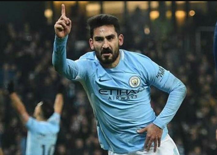 EblCity's tweet photo. NUNCA É UM ADEUS! @IlkayGuendogan ja fez muito aqui no City, e agora está voltando ao @oficial_bvb! Boa sorte ilkäy! https://t.co/QRmuF6ty2f