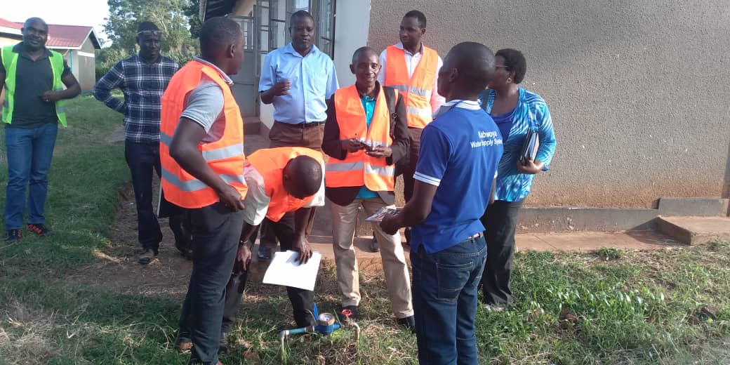 UmbrellasWatsan's tweet photo. The team inspected the trench for extending connections to over 200 households & followed up on the new connection of Masulita vocational training centre serving a total population of 330 students & staff. #MWEWORKS #GOUWORKS #Accesstosafecleanwater @min_waterUg @alfayole https://t.co/yKcVimiMjp
