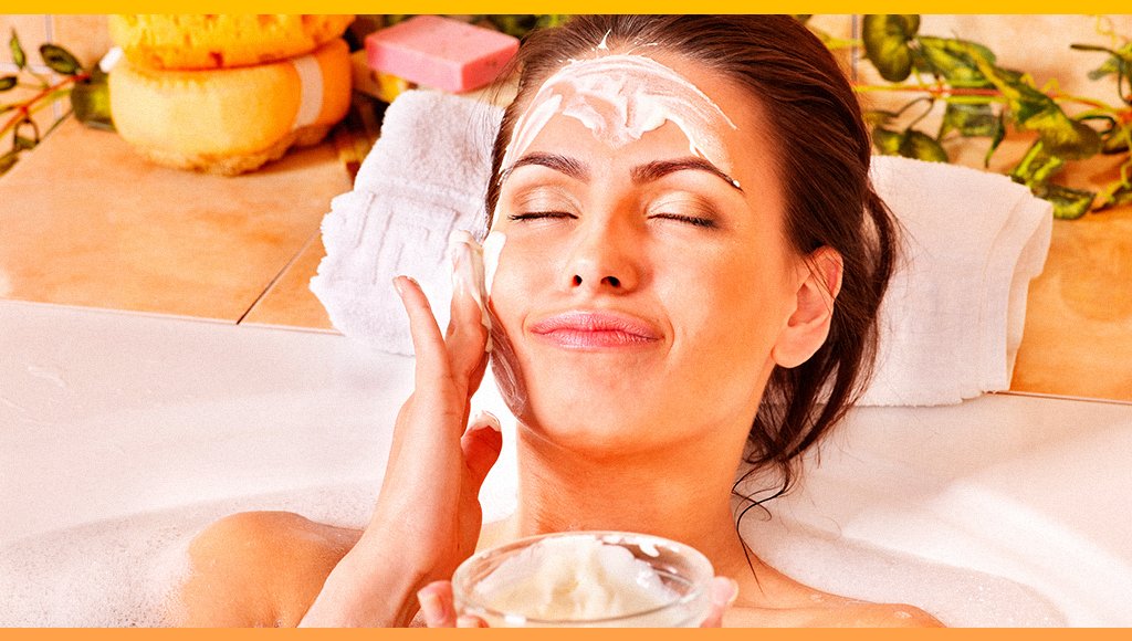 Mantener la piel de tu rostro hidratada es la base de todo buen maquillaje. Recuerda aplicar crema facial humectante todos los días. #Tip #PreUnic #Belleza