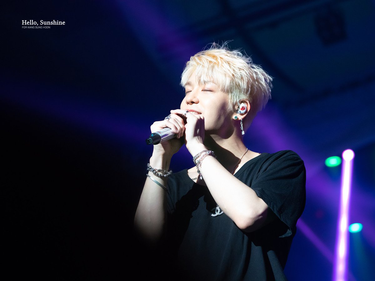 mysunshine_ksh's tweet photo. 180609 THE GENTLE

무대 위의 행복한 모습이 가슴 울렁이게 하는 밤.
#강성훈 #kangsunghoon #젝스키스 #THE_GENTLE #더젠틀 https://t.co/FdqRmszbex