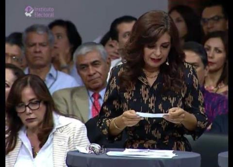 lasillarota's tweet photo. #Elecciones2018 @yeidckol Polevnsky se duerme durante debate de #Jalisco y le hacen #memes #Video https://t.co/9Uym5Y0VSx https://t.co/B8ClfmwIZd