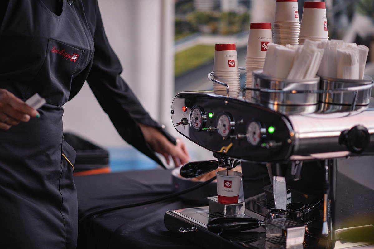 BcnDesignWeek's tweet image. ☕ Encara queden moltes més activitats de les quals gaudir en aquesta edició de la #BarcelonaDesignWeek. Pren-te un respir i gaudeix d&apos;una dosi d&apos;energia gràcies a @illyESP . ☕ #BDW18