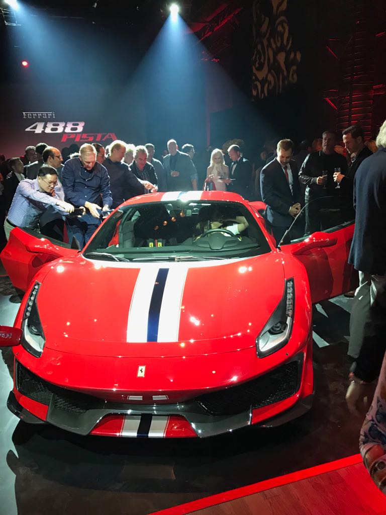 zenatowinery's tweet photo. Ha portato bene il brindisi con i nostri vini in casa Ferrari a Montreal alla vigilia del #GranPremio di F1. Complimenti a Sebastian Vettel!
Special guest, @MichaelFassbender
It brought luck drinking Zenato wines at @SFC_Montreal on the Eve of the #CanadianGranPrix. https://t.co/qOzpxwU0fg