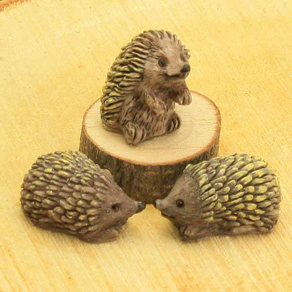 Add a touch of whimsy to your fairy garden with these darling little hedgehogs 🦔🦔🦔🏡🌱👇🏼
thefairygarden.co.uk/product/whimsi…

#FairyMiniatures #FairyHedgehogs #MiniatureHedgehog #FairyAccessories