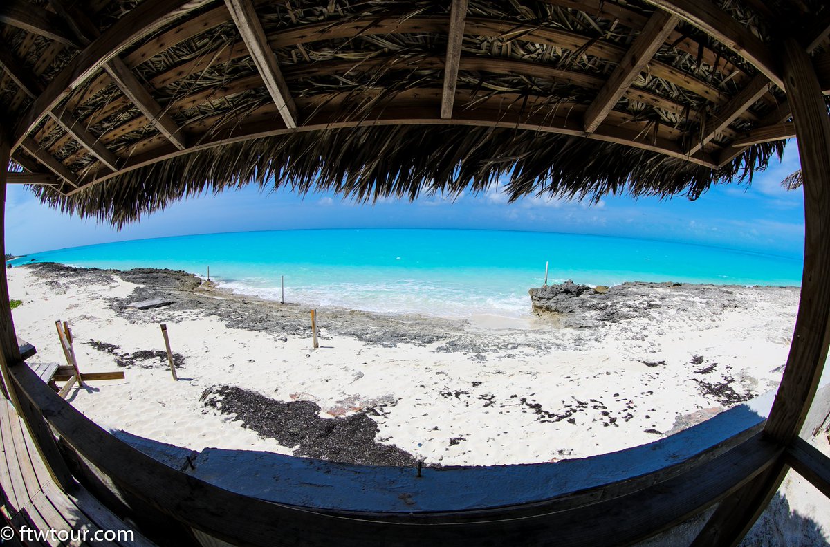 ftw_tour's tweet photo. Sanatana's is a little road side bar and grill that doesn't look like much on Little Exuma. The food was amazing and the view is priceless!" 🏴‍☠️🇧🇸https://t.co/l5zdzYOPBu #LittleExuma #Bahamas #Travel #Photography https://t.co/DeFOMK6kRU