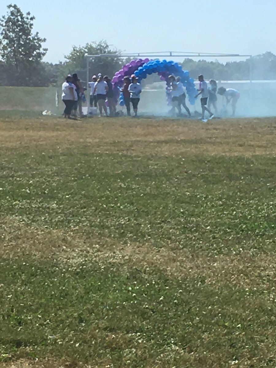 femadillss's tweet photo. It was a beautiful day for Madill’s 2018 Mad Dash Colour Run to raise money for the Building Bridges campaign. https://t.co/v58QPN0s4j